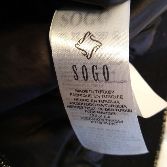 SOGO girls black heart puffer size medium jacket. - Picture 8 of 9